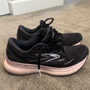 Brooks Women’s Glycerin 19 Size 8